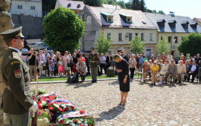 Karlovarský kraj reprezentovala hejtmanka Jana Vildumetzová