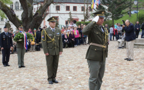 Armádu ČR zastupoval ředitel Krajského vojenského velitelství Karlovy Vary plukovník gšt. Jaroslav Kořínek