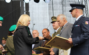ocenění válečných veteránů starostkou Sokolova