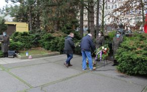 Den válečných veteránů - kladení věnce, květin a úprava stuhy
