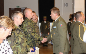 Ocenění příslušníků aktivní zálohy Krajského vojenského velitelství Karlovy Vary 