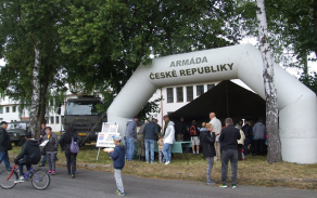 Stánek Krajského vojenského velitelství Karlovy Vary