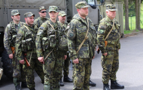 Nástup příslušníků pěší roty AZ KVV Karlovy Vary