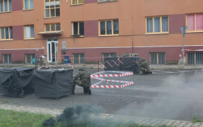 činnost vojáků při napadení strážního stanoviště